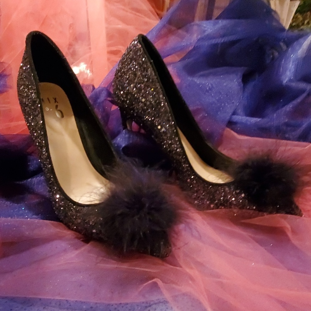 Mix no.6 glitter and feather pump